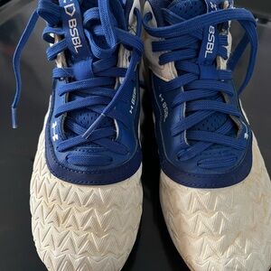 Under Armour Kids Blue and White Baseball Cleats